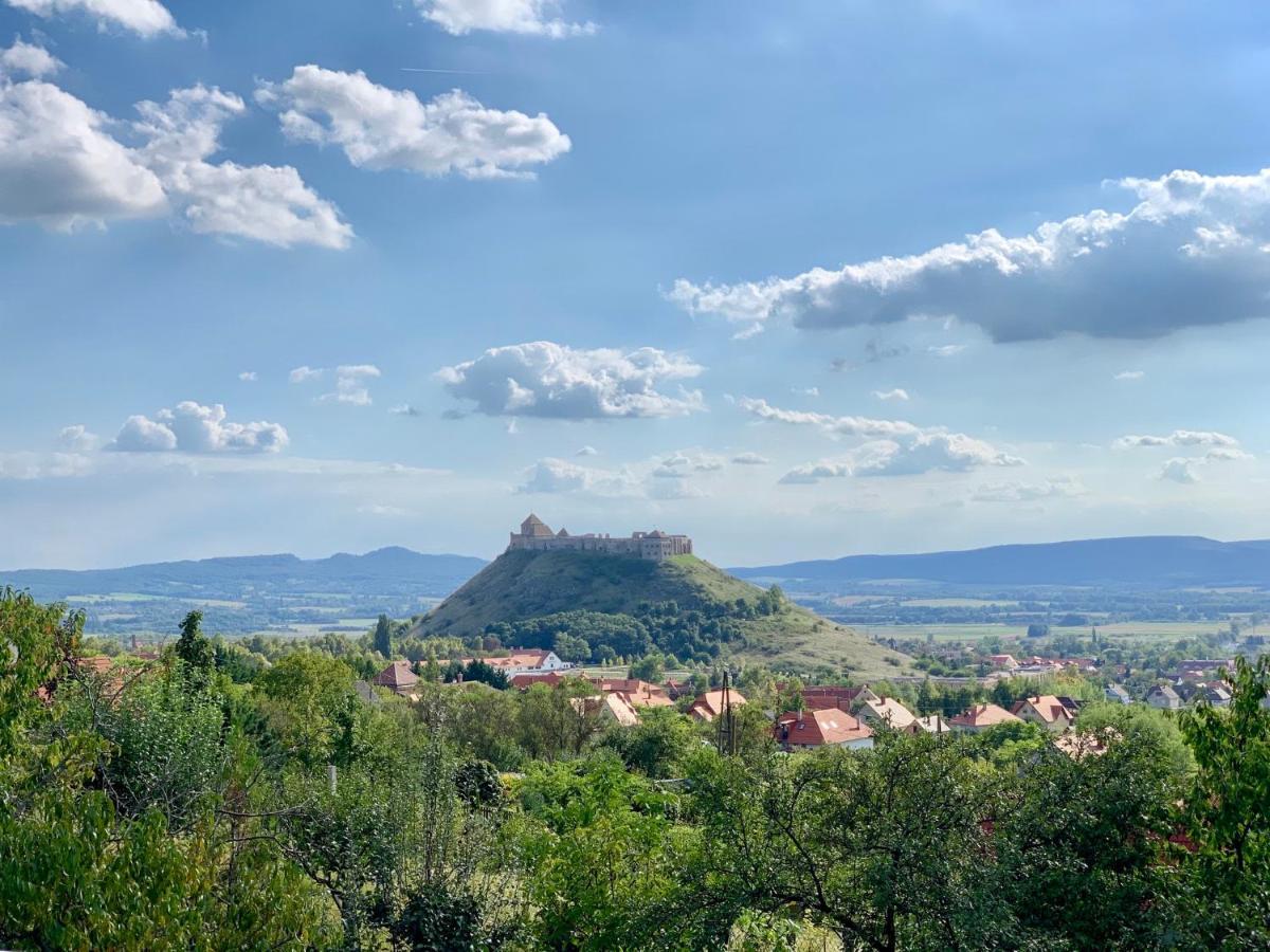 Fogado A Ket Toelgyfahoz Bed & Breakfast Sümeg Екстериор снимка